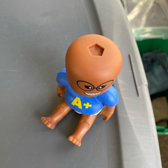 Twilight Daycare Collection Diaper Brown Baby A+ Shirt Blue Roblox Figure Doll - Picture 4 of 5